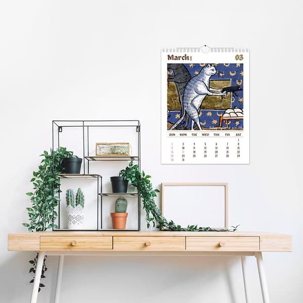 2026 Kalender med mærkelige middelalderkatte – Sær kunst hylder katte