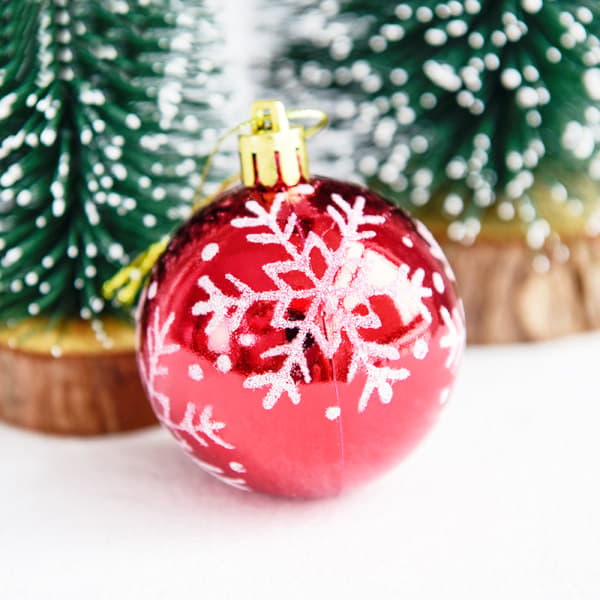 Julepynt i plast, snøfnugg, 6 cm, hengende, rød