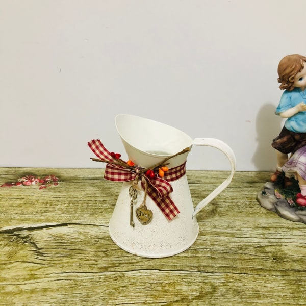 IC Vintage Blomvas Beige Väri Rustiikki Vattenkannu Maalaismainen Koti Sisustus Metalli Vas Blomkruka Kaari Blomkruka Avain Toimisto Parveke Olohuone