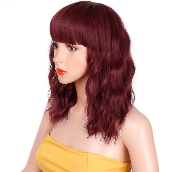 Syntetisk lockig peruk med lugg, kort vågigt hår peruker, vinrød farge axellånga peruker for women,