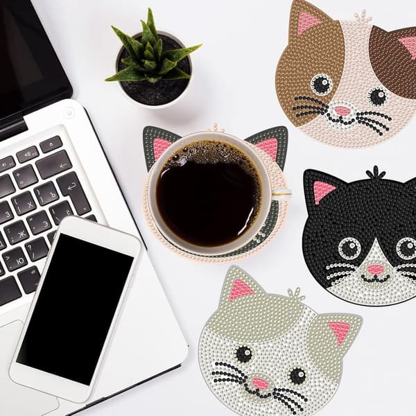 Diamantmaleri Coaster Sæt, Katte Design, Med Stativ, Korkbagside Og Værktøj, Gør-det-selv Håndværkssæt Til Voksne, 8 Stykker, 10 x 10 cm