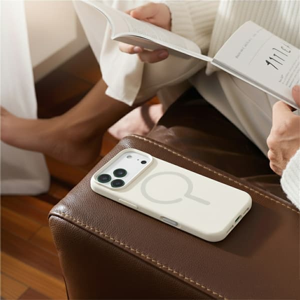 Mobile Case Silicone with Camera Metal Frame for iPhone 17 Pro - White Vit