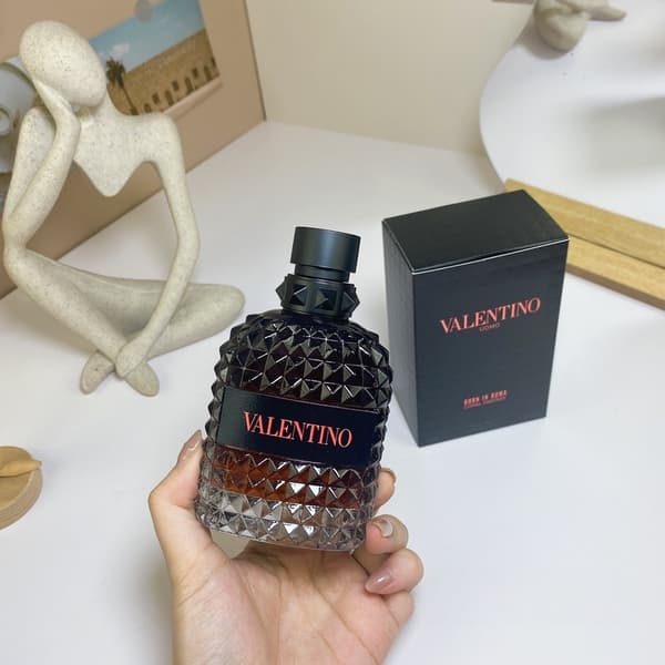 Valentinos Uomo Born in Roma/Born in Roma Intense Eau de Parfum til mænd 100ml