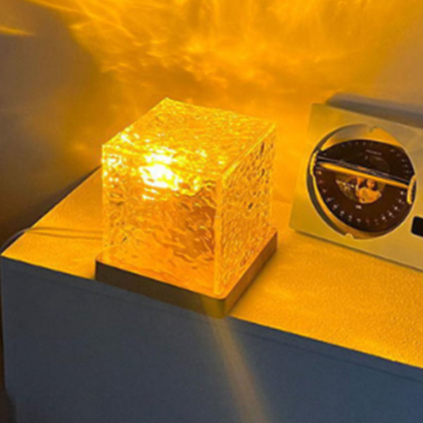 Roterande vattenkrusningsnattlampa Vattenkrusningsdynamisk projektionslampa Atmosfär bordslampa för sängbord Dekorera Plug in Enfärgat varmt ljus