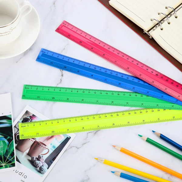 Färgglada Transparenta Linjaler, Plastlinjaler för Studenter, Metrisk Mätning, Hållbar Design, Släta Kanter, 4-pack