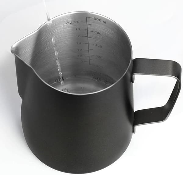 600 ml mælkeskummerkande i rustfrit stål; velegnet til espresso-dampning, samt til opskumning af mælk eller piskning af fløde