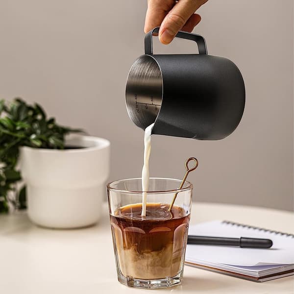 600 ml mælkeskummerkande i rustfrit stål; velegnet til espresso-dampning, samt til opskumning af mælk eller piskning af fløde