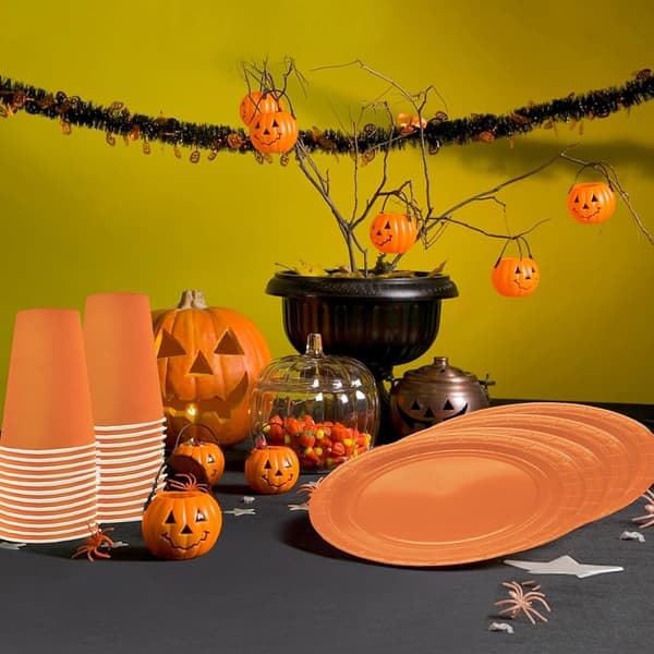 16-pakning oransje engangskopper i papp, engangskopper for barn og kafeer, bursdagskopper, engangsglass til Halloween