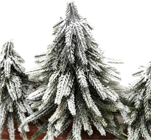 3 Små Julgranar Med Trästativ Flockad Snö Juldekor