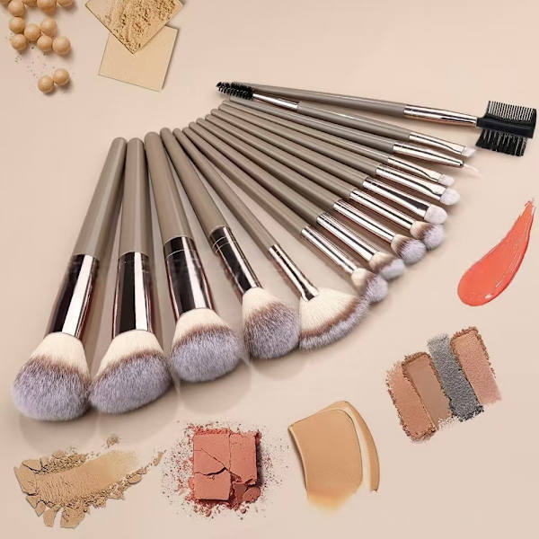 Sæt med 15 makeupbørster, til foundation, blending, pudder, blush, concealer og mere