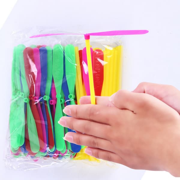 30 st Bambu Trollslända Lätt Handgnuggning Plastpropeller Flygande Hand Helikopter För Utomhus Inomhus