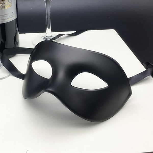 Naisten ja miesten naamiaisnaamio, puolinaamio Mardi Gras -teemajuhliin, asu cosplay-setti – yksi koko sopii useimmille