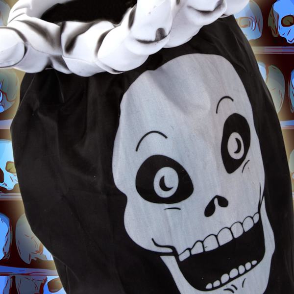 Karkki vai kepponen -kassi - Karkkikassi tikulla, saaliskassi, Halloween-kassi, pääkallokuvio, Halloween-asusteet, pelottavat juhlatarvikkeet