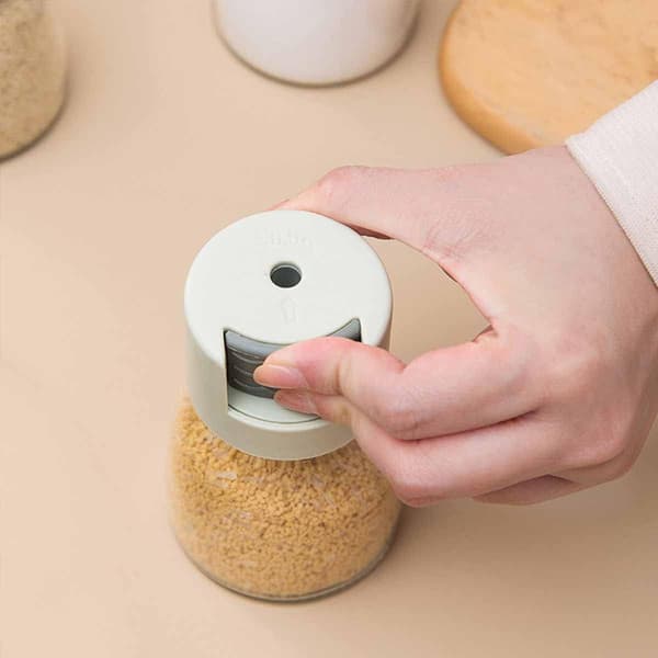Salt- och pepparkvarnar Exakt kvantitativ trycktyp Kryddflaska Dispenser Tank Sockerkryddburk