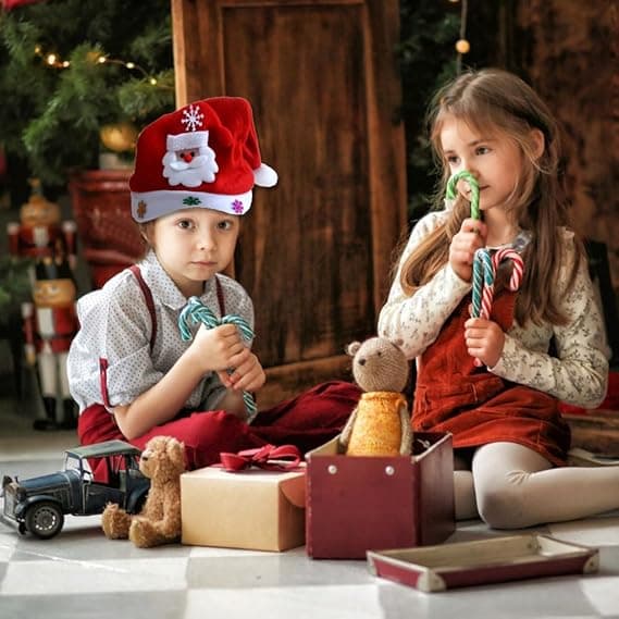 Rød Julehat, Julemandshat, Julehat til Børn, Julepynt, 2 Stykker (Gammel Mand + Hjort)