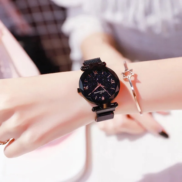 Ny watch för kvinnor Elegant Magnet Quartz Damklocka Watch Stjärnhimmel romerska siffror Lady Armbandsur Present Black