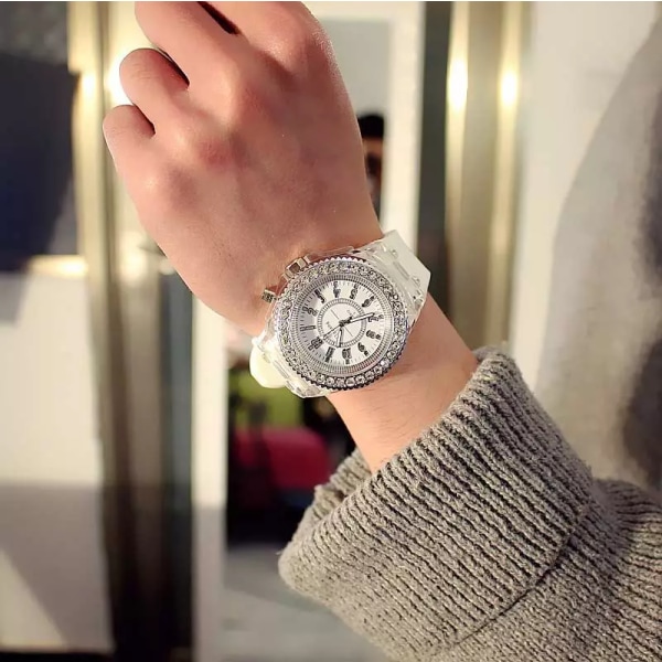 Kvinnor Blixt Lysande Flerfärgad Rhinestone LED watch Trender Studenter Älskare Gelé Kvinna Herrklockor Ljus Watch white