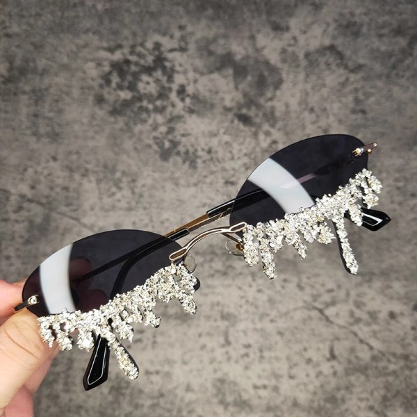 Små ovala bågformade Rhinestone solglasögon med sten Märkesdesigner Punk Diamond Solglasögon Gafas De Sol Black Black