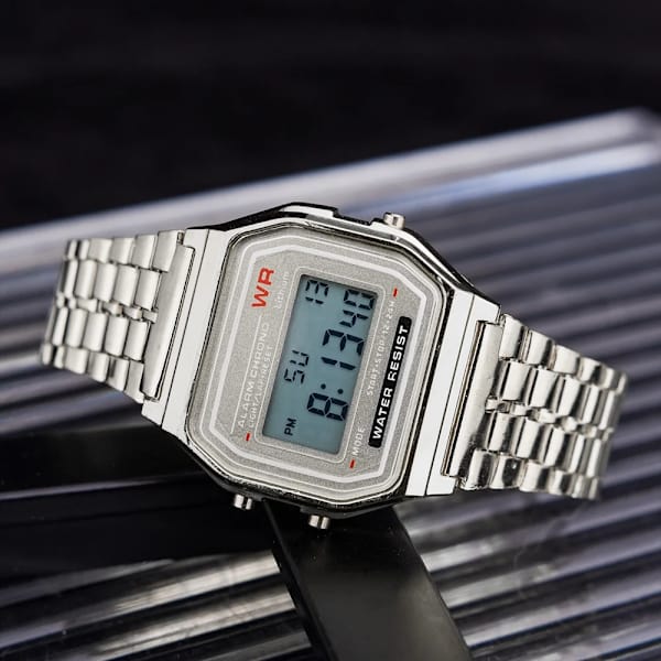 F91W LED Digtal Watch Watch Stålklocka Herr Business Klocka Multifunktion Sportarmbandsur Watch watch Silver