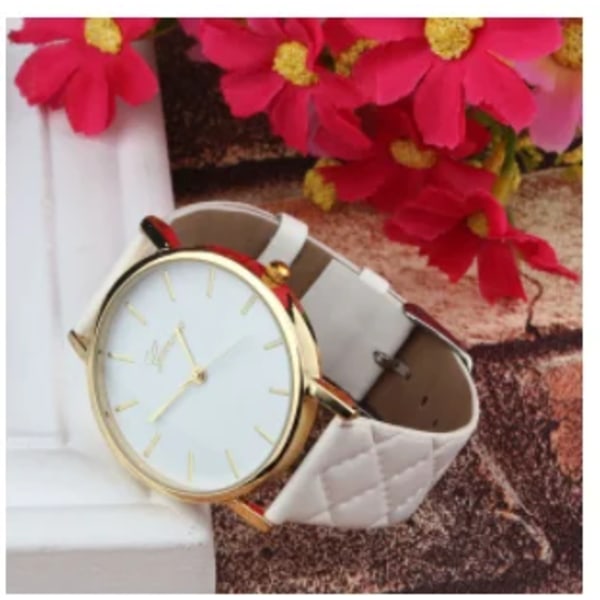 2021 Mode Enkel Quartz Watch Dam Armbandsur Dam Armbandsur Klocka Quartz-klocka Relogio Feminino Montre Femme DressA40 White