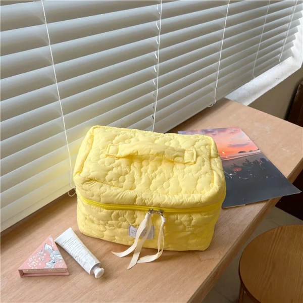 Liten stor blomma quiltduk sminkväska Kvinnor Kosmetisk organizer Kvinnlig Förvaring Handväska Box Form Case för flicka L  Yellow