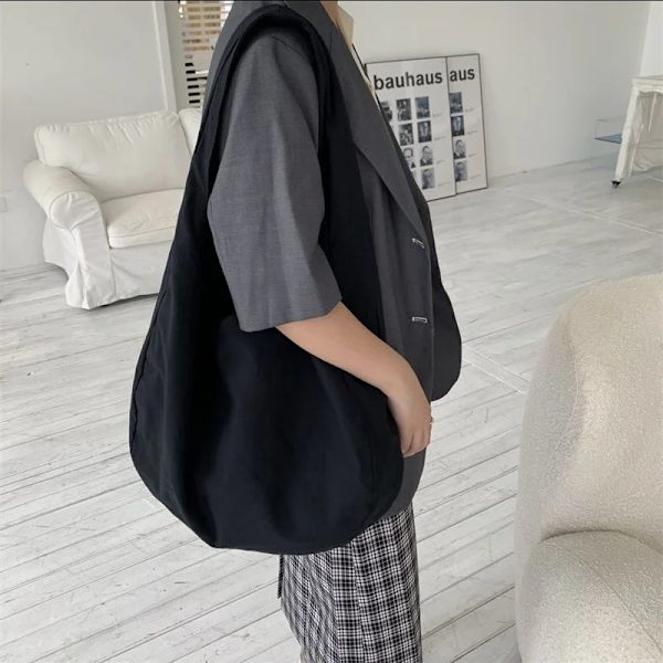 Kvinnor Canvas Crossbody-väska Oblique Cross Enkel ryggsäck Axelväska med stor kapacitet Retro Dumpling Hobos Bag Axelväska Coffee