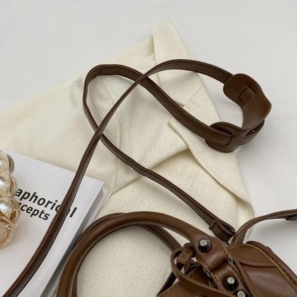 Vintage Väska Kvinnor Ny Lyx Kvalitet Mjukt Läder Handväska Kvinna Casual Damer Skulder Shopping Pack Mobiltelefon Väska Tjej Black 24x15x8 cm
