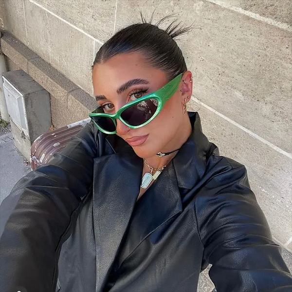 Fashion Wrap Around Cyber ​​Y2K Solglasögon Dam Silver Ovala nyanser Sport Cykling Solglasögon Estetiska glasögon för män utomhus Bright Black Gray Other