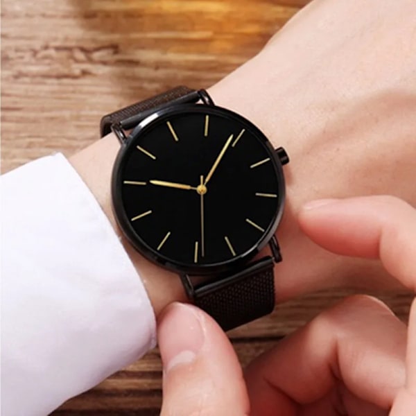 Mode Herrklockor Ultra Thin Quartz Watch Herr Casual Slim Mesh Stål Vattentät Watch Svart Relogio Masculino Black white