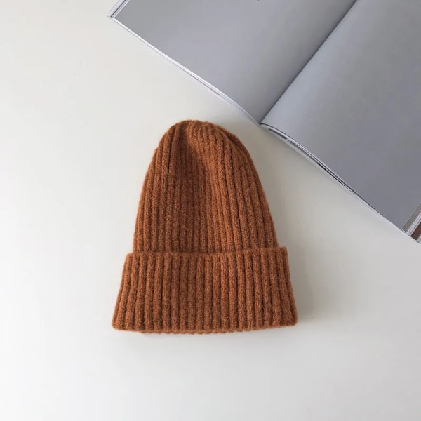 Ny SolidBeanie Stickad Varm Mjuk Trendig Vintermössa Enkel Koreansk Stil Kvinnor Casual Keps Elegant All-Match Beanie camel