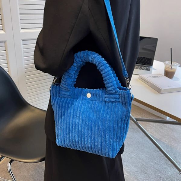 Mode manchesterväska för kvinnor Trend Nya handväskor Nisch Mångsidiga axelväskor med nylon Khaki 28x9.5x21cm