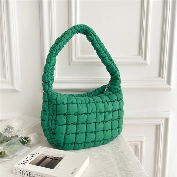 Mode Quiltad axelväska för kvinnor Designer veckad molnväska Mångsidig Lättvikt Stor kapacitet Crossbody-handväska Trend 5135 green (30cmMax Length50cm)