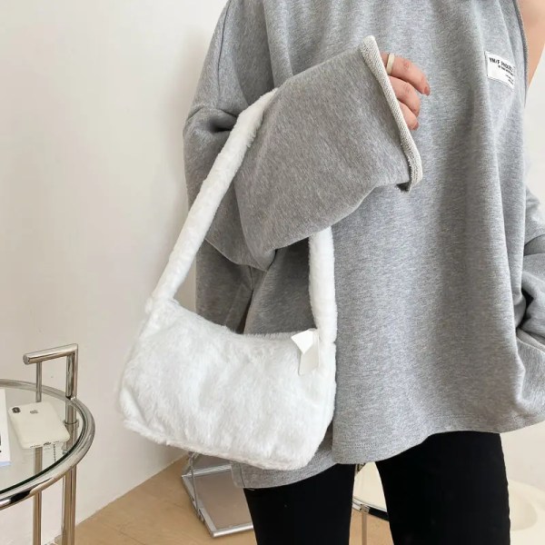 Enkel design Kvinnor Mjuk plysch Hobos Axelväskor Vinter Lurig Dam Clutch Handväska Mode Kvinnlig Underarm Väska Khaki style B 23x6x14cm
