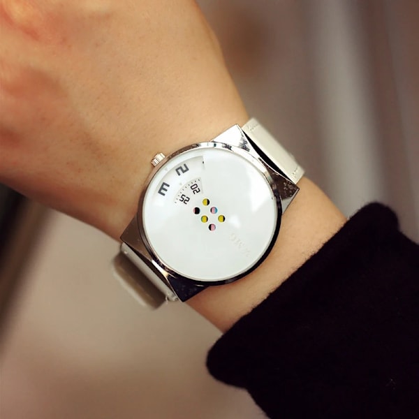 Personlighet kreativitet svart vit kvinnor klockor mode läder watch män kvinna kvarts klocka unisex armbandsur presenter White