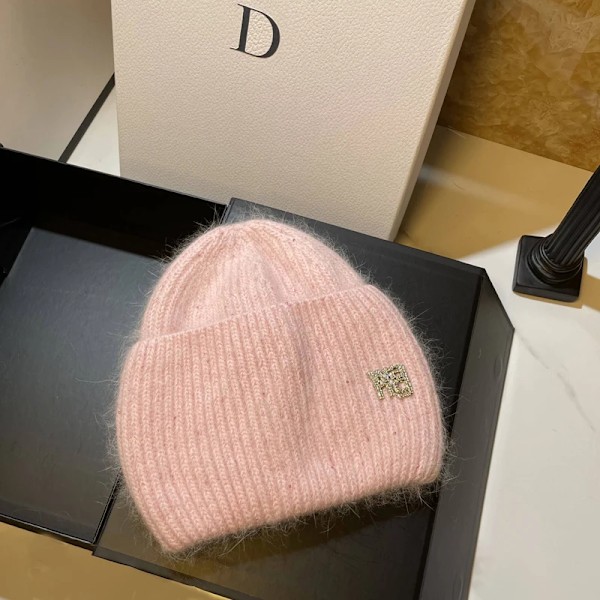 Ins Solid Shiny Color Beanies SkulliesLetter Kvinna Fluffig Vinterhatt För Matchande Varm Mjuk Present letter logo14