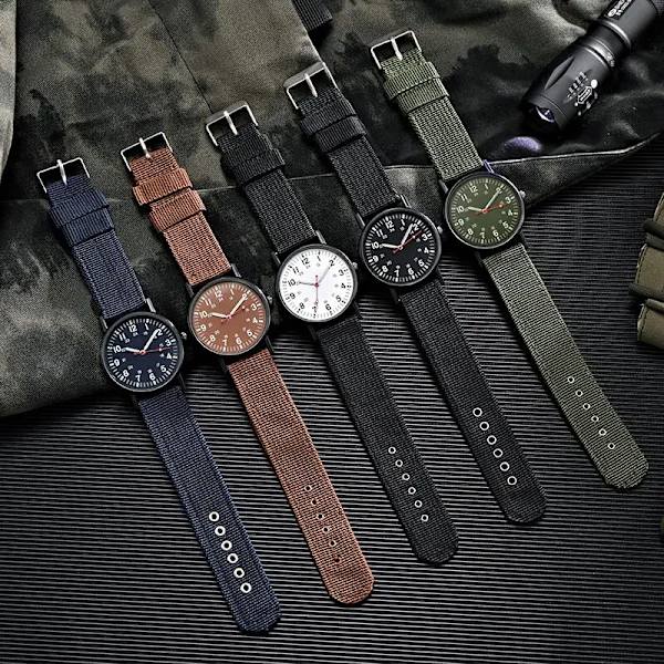Watch för män 2022 Nyaste Slim Nylon Lysande Militärsport Kvartsklockor Mode Populär Casual Herrklockor Reloj brown