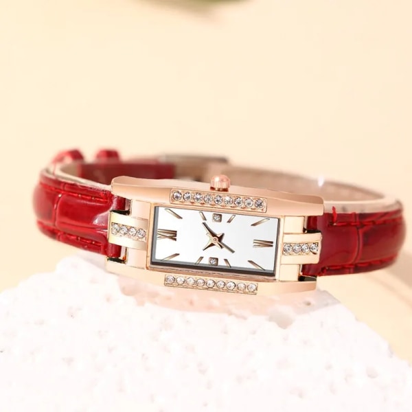 2023 Xiaohong Läderrem Diamant Liten fyrkantig Damklockor Elegant retromode Dam Dekorativ Watch Reloj Mujer White Red