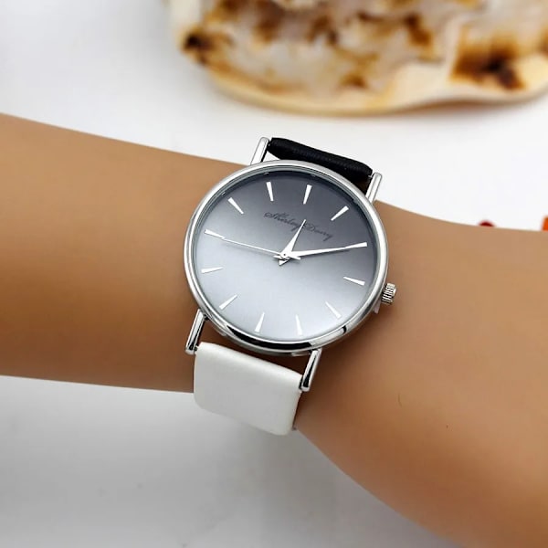 Nya Damer Casual Gradient Ramp Klocka 2 Färg Klockarmband Lyx Kvinnor Klockor Kvinnliga Quartz Armbandsur Feminino Zegarek Damski black white