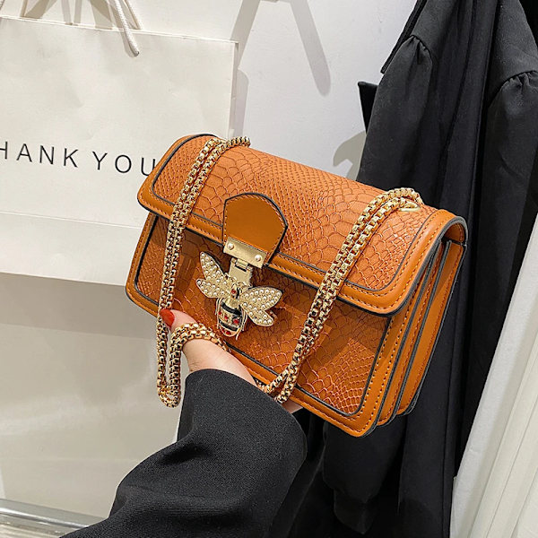 Bee Pu Läder Crossbody-väskor för kvinnor Kedjor Axelremsväska Kvinnliga Damväskor Sling Lyx Handväskor Designer Dark Khaki