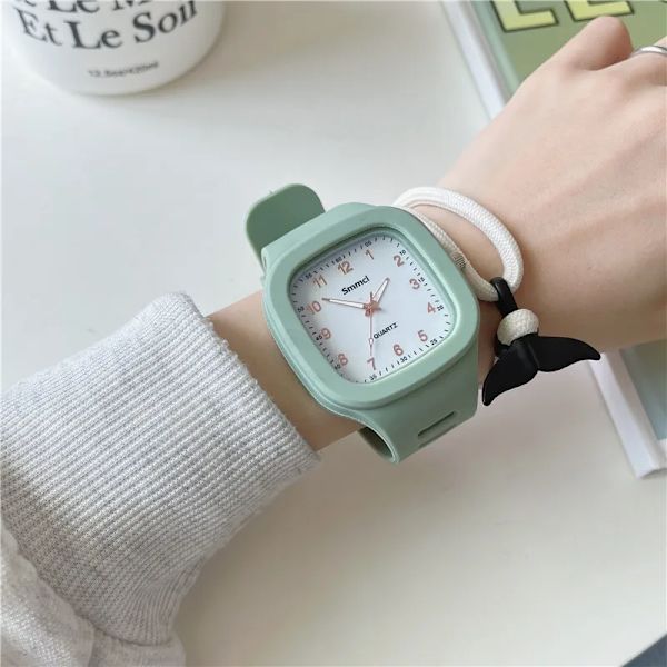 Mode Square Quartz Digital Urtavla Casual Armbandsur Gummiband Fashionabla klocka Vattentät armbandsur för kvinnor Pink