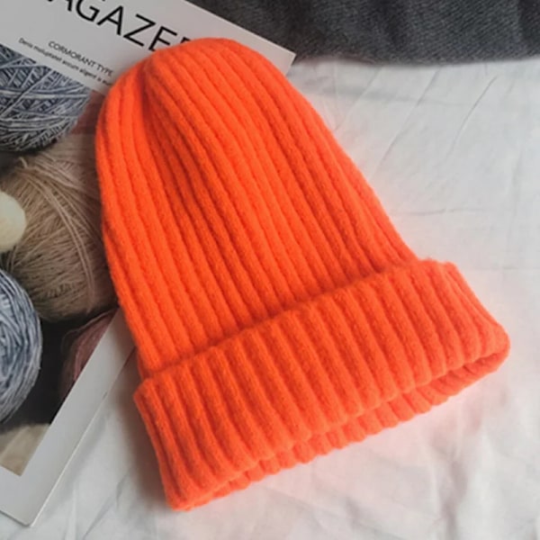 Ny SolidBeanie Stickad Varm Mjuk Trendig Vintermössa Enkel Koreansk Stil Kvinnor Casual Keps Elegant All-Match Beanie orange