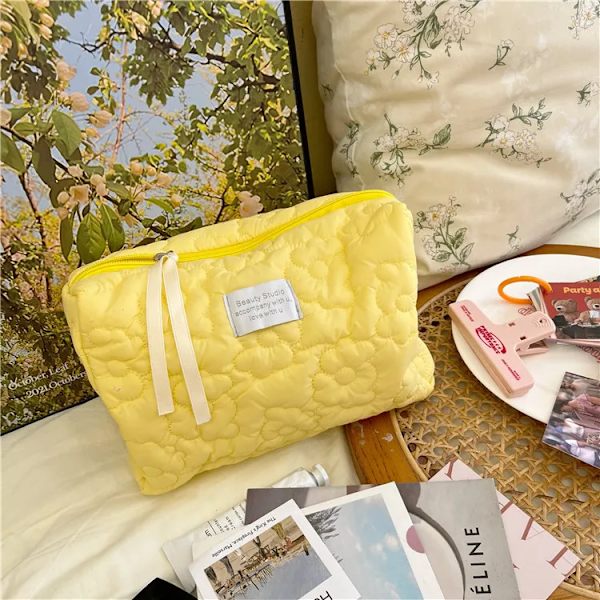 Liten stor blomma quiltduk sminkväska Kvinnor Kosmetisk organizer Kvinnlig Förvaring Handväska Box Form Case för flicka M Yellow