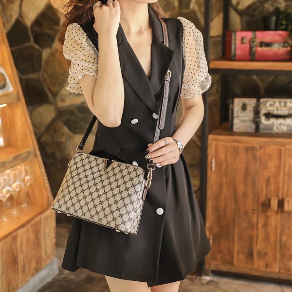 Ny lyxig designeraxelväska för kvinnor Pu-läder Crossbody Messenger kvinnliga väskor Modekedja Sling Dam Rutiga handväskor Type 3