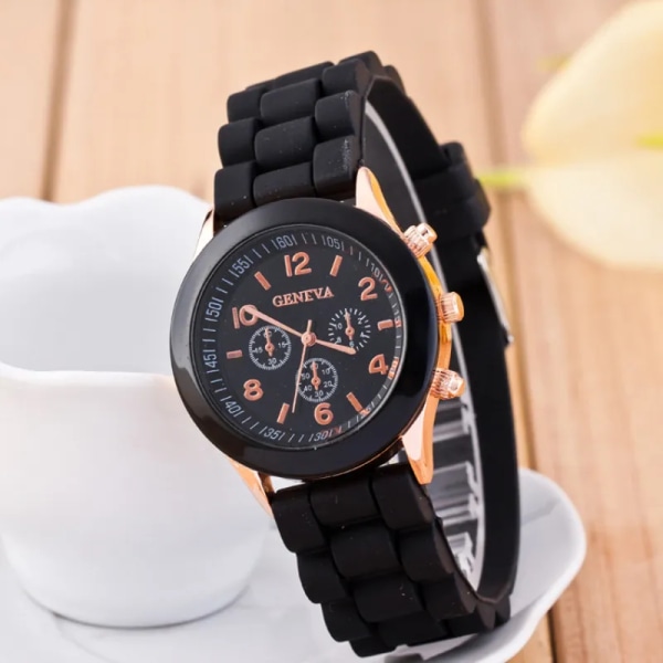 Damklockor 2023 Nytt mode Lyxmärke Watch Silikonarmband Quartz Watch för kvinnor Relogio Feminino Zegarki Brown