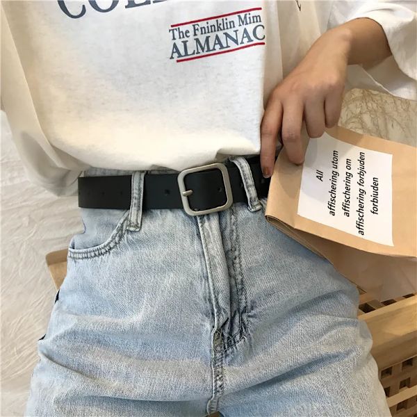Unisex PU-läderbälte Mode Kvinna Män Casual Fyrkantsnål Spänne Jeans Bälten För Byxor Dam Svart Kaffe Midjerem Red 100cm
