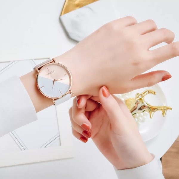 Toppmärke Watch Läder Roséguld Damklocka Lyxdesign Eleganta damklockor Blanda färg Enkelt mode watch brown