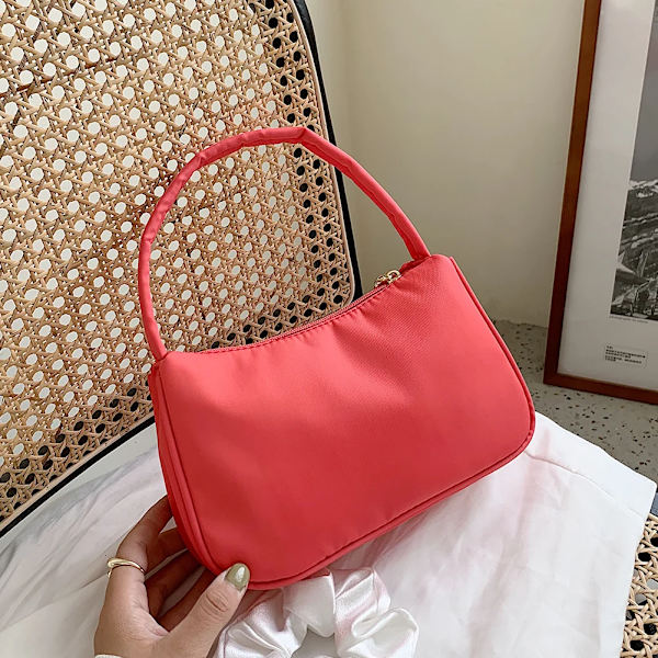 Dam Nylon Enfärgad Axelväska Dragkedja Liten Crescent Messenger Handväskor Lyx Designer Handväska Retro Dam Axelväskor Rose Red