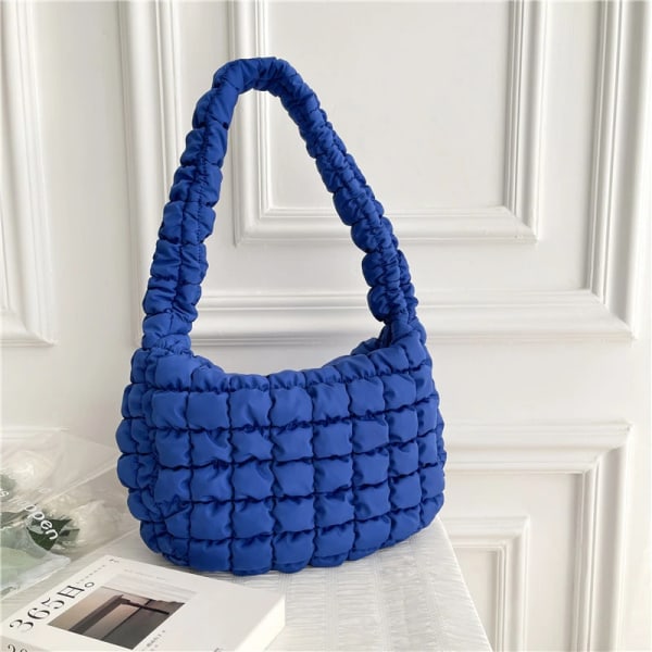 Mode Quiltad axelväska för kvinnor Designer veckad molnväska Mångsidig Lättvikt Stor kapacitet Crossbody-handväska Trend 5135 blue (30cmMax Length50cm)