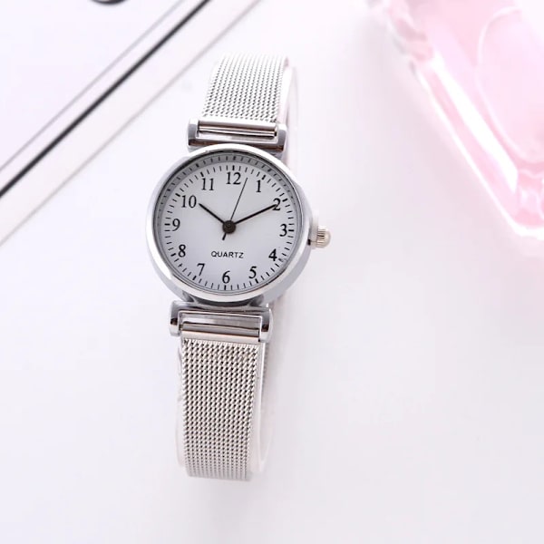 Mode Quartz Watch for Women Lyx Kvinnliga Klockor Watch Armbandsur Vit band i rostfritt stål Klassiska klockor Dagliga presenter red3