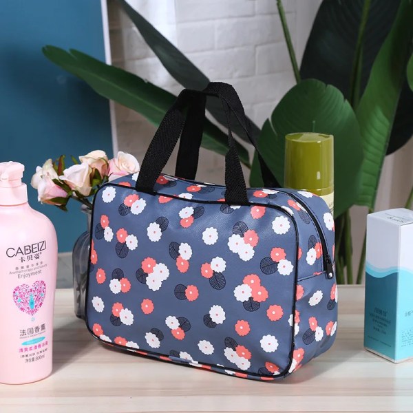 Ny flicka utanför resor Toalettväska Case Kvinnlig dragkedja Sminkväska Organizer Mode Print Kvinnor Tote Stor kosmetisk väska Blue Flower